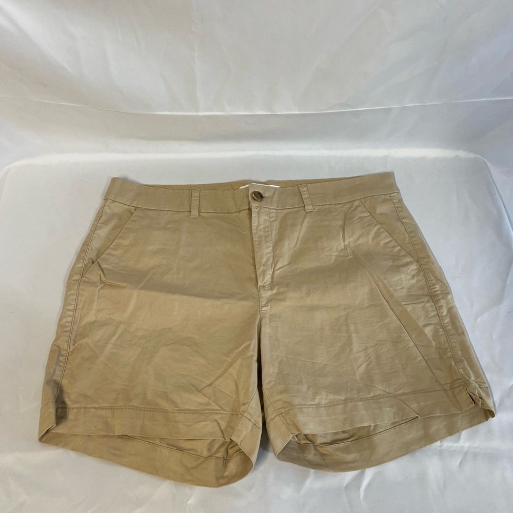 Old Navy midrise everyday short in tan